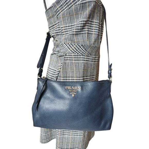 SOLD Prada Vitello Daino Crossbody Bag Navy pebbled calfskin leather - Picture 2 of 16